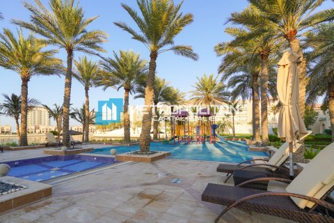 Vila v Al Raha Beach, Abu Dhabi, SAE 4 spálne, 715 m2 č. 679678 - Fotografia 10