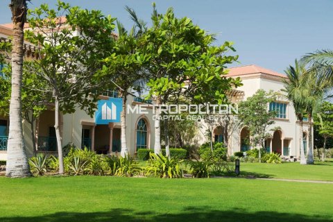 Vila v Al Raha Beach, Abu Dhabi, SAE 4 spálne, 715 m2 č. 679678 - Fotografia 1