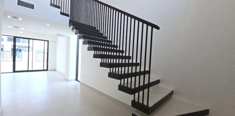 Ridamaja asukohaga Town Square, Dubai, AÜE: 4 magamistoaga, 261.7 m² Nr 668708