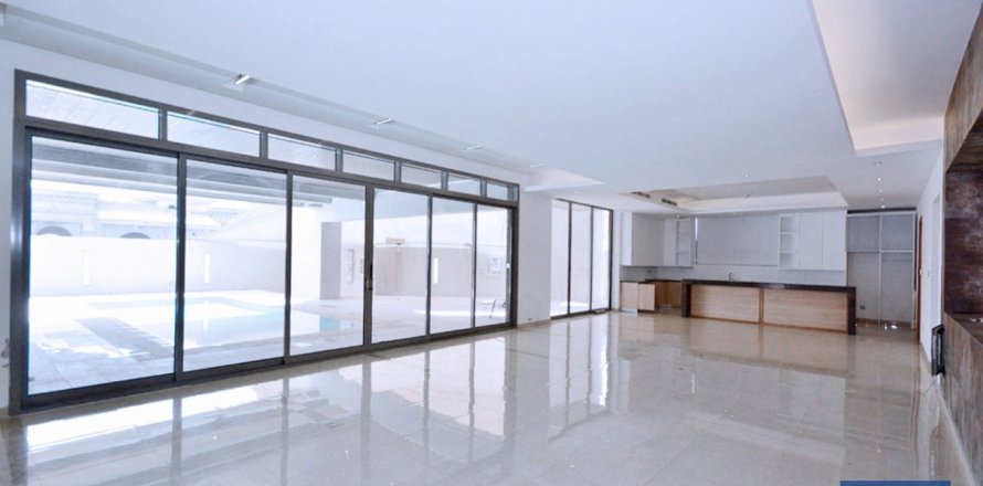 Vila v Al Warqa'a, Dubai, SAE 7 spální, 1087 m2 č. 704723