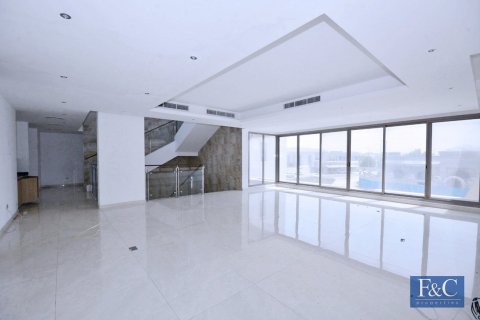Vila v Al Warqa'a, Dubai, SAE 7 spální, 1087 m2 č. 704723 - Fotografia 3