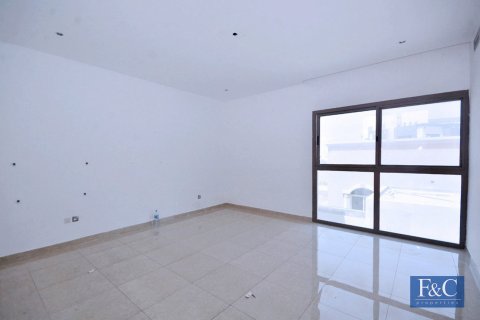 Vila v Al Warqa'a, Dubai, SAE 7 spální, 1087 m2 č. 704723 - Fotografia 17