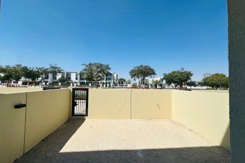 Kuća u nizu u gradu Dubai Land, Dubai, UAE 2 spavaće sobe, 162 m2 Br. 703076 - Slika 11