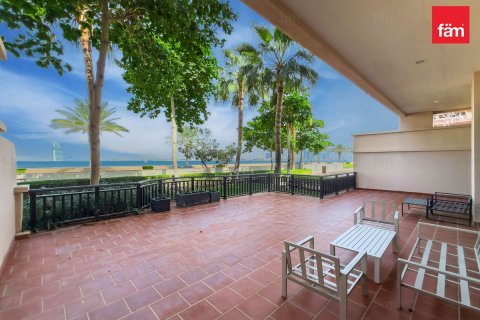Apartament w Palm Jumeirah, Dubai, ZEA 2 sypialnie, 208.6 mkw. nr 705914
