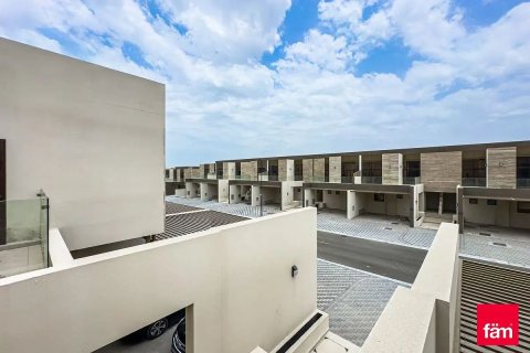 Villa in affitto a Dubai, EAU 4 camere da letto, 187.2 mq. № 712672 - foto 9