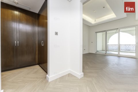 Apartament de închiriat în Palm Jumeirah, Dubai, EAU 2 dormitoare, 161.1 mp. №652375 - poză 17
