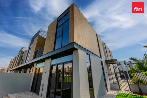 Řadový dům v Dubai, SAE 3 ložnice, 168 m² Č.: 678398 - fotografie 1
