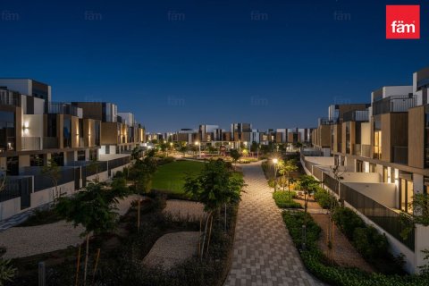 Řadový dům v Dubai, SAE 3 ložnice, 168 m² Č.: 678398 - fotografie 8