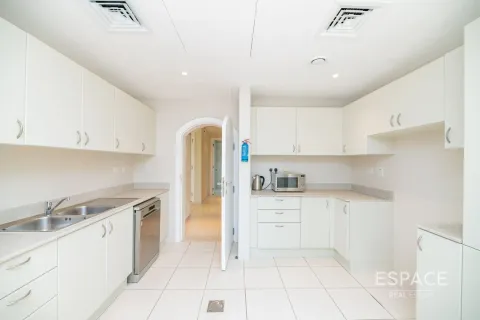 Huvila The Lakes, Dubai, Arabiemiraatit 2 makuuhuonetta, 195 m2 № 650199 - kuva 5