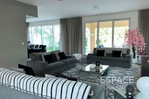 Villa in Jumeirah Park, Dubai, UAE 4 bedrooms, 455 sq.m. № 650204 - photo 3