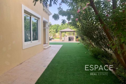 Villa in Jumeirah Park, Dubai, UAE 4 bedrooms, 455 sq.m. № 650204 - photo 16