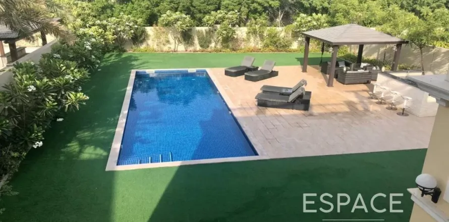 Villa in Jumeirah Park, Dubai, UAE 4 bedrooms, 455 sq.m. № 650204
