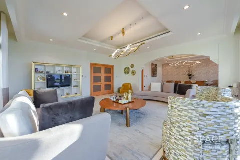 Villa in Palm Jumeirah, Dubai, UAE 4 bedrooms, 465 sq.m. № 650203 - photo 8