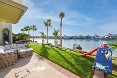 Villa in Palm Jumeirah, Dubai, UAE 4 bedrooms, 465 sq.m. № 650203 - photo 18