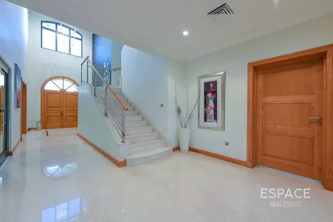 Villa in Palm Jumeirah, Dubai, UAE 4 bedrooms, 465 sq.m. № 650203 - photo 15