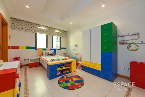 Villa in Palm Jumeirah, Dubai, UAE 4 bedrooms, 465 sq.m. № 650203 - photo 16