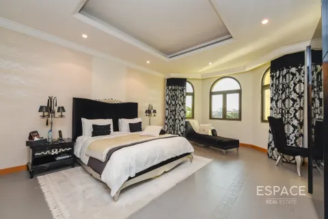Villa in Palm Jumeirah, Dubai, UAE 4 bedrooms, 465 sq.m. № 650203 - photo 7