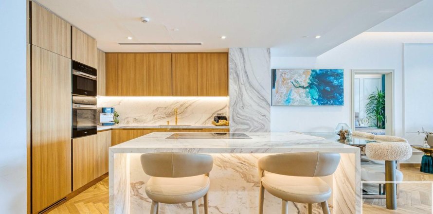 Wohnung in Palm Jumeirah, Dubai, VAE: 2 Schlafzimmer, 181.81 m2 Nr. 747089