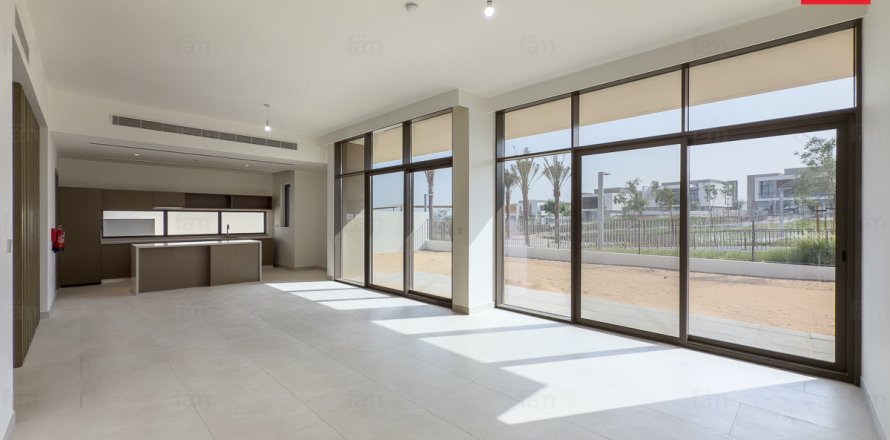 Villa a Al Furjan, Dubai, EAU 5 camere da letto, 570 mq. № 635921