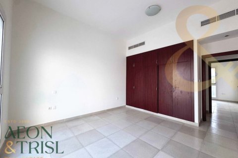 Villa te koop in Al Khail Heights, Dubai, VAE 5 slaapkamers, 421 vr.m., nr 648423 - foto 2