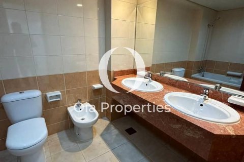 Villa en alquiler en Abu Dhabi, EAU 4 dormitorios, 273 m2 № 644683 - foto 15