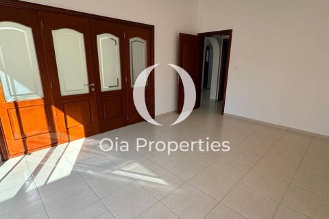 Villa en alquiler en Abu Dhabi, EAU 4 dormitorios, 273 m2 № 644683 - foto 12