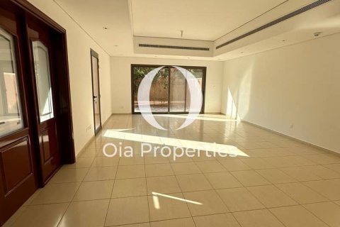 Villa en alquiler en Abu Dhabi, EAU 4 dormitorios, 273 m2 № 644683 - foto 5