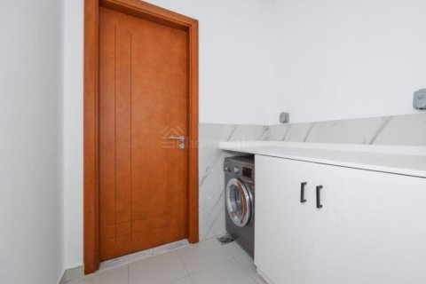 Al Furjan, Dubai, संयुक्त अरब अमीरात में विला, 5 बेडरूम, 609 वर्ग मीटर, संख्या 678602 - फ़ोटो 14