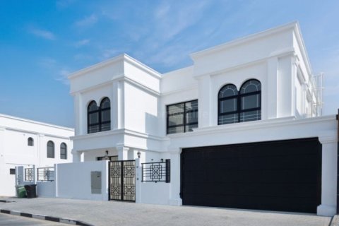 Vilă în Al Furjan, Dubai, EAU 5 dormitoare, 609 mp.  №678602