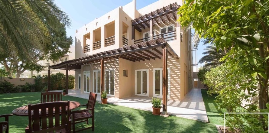 Villa i The Lakes, Dubai, UAE 5 soveværelser, 489 kvm № 680981