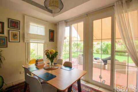 Снять в аренду виллу в The Springs, Дубай, ОАЭ 3 спальни, 358м2, № 680983 - фото 2