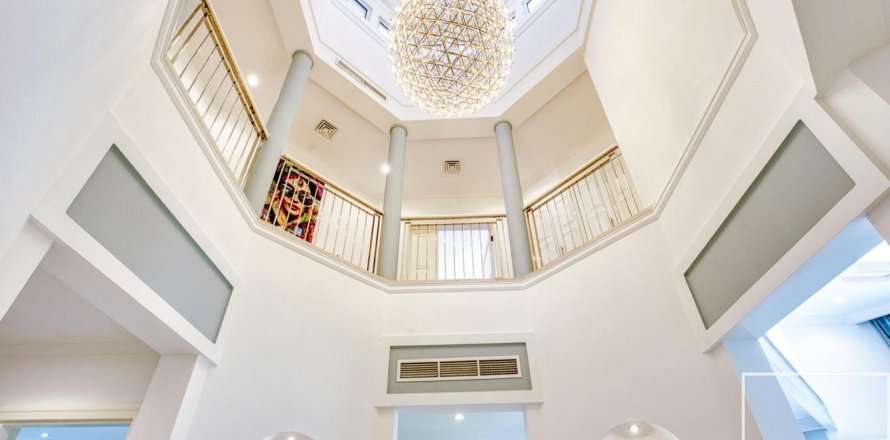 Villa en Palm Jumeirah, Dubai, EAU 4 dormitorios, 657 m² № 680979