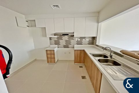 Villa para venda em Dubai Land, Dubai, EAU 2 quartos, 161 m2 № 697595 - foto 2