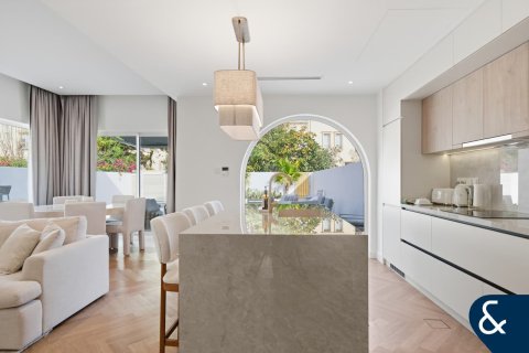 Villa til salg i The Springs, Dubai, UAE 3 soveværelser, 210 kvm № 697596 - foto 3