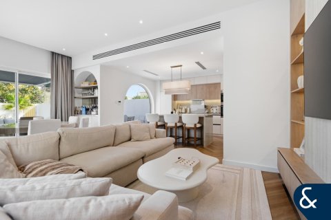 Villa til salg i The Springs, Dubai, UAE 3 soveværelser, 210 kvm № 697596 - foto 6