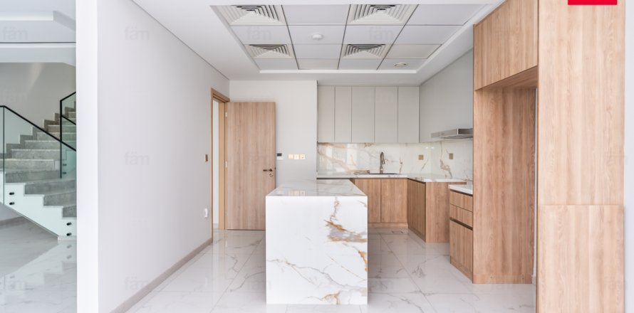 Vilë në Al Furjan, Dubai, Emiratet e Bashkuara Arabe 5 dhoma gjumi, 224 m2. № 630271