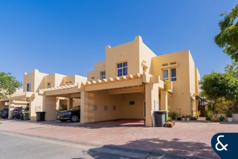 The Lakes、Dubai、UAE にあるヴィラ販売中 4ベッドルーム、270 m2、No698057 - 写真 1