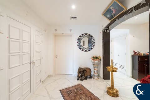 The Lakes、Dubai、UAE にあるヴィラ販売中 4ベッドルーム、270 m2、No698057 - 写真 15