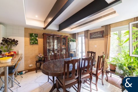 The Lakes、Dubai、UAE にあるヴィラ販売中 4ベッドルーム、270 m2、No698057 - 写真 7