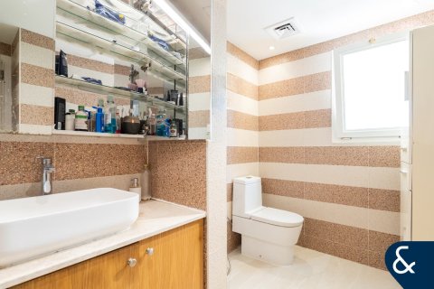 The Lakes、Dubai、UAE にあるヴィラ販売中 4ベッドルーム、270 m2、No698057 - 写真 25