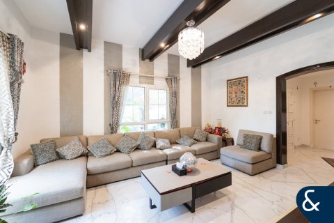 The Lakes、Dubai、UAE にあるヴィラ販売中 4ベッドルーム、270 m2、No698057 - 写真 4