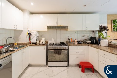 The Lakes、Dubai、UAE にあるヴィラ販売中 4ベッドルーム、270 m2、No698057 - 写真 8