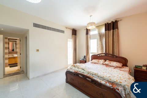 The Lakes、Dubai、UAE にあるヴィラ販売中 4ベッドルーム、270 m2、No698057 - 写真 17