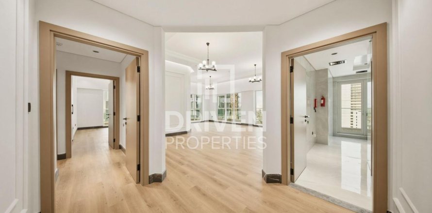 Apartamento en Jumeirah Village Circle, Dubai, EAU 3 dormitorios, 221.39 m² № 768312