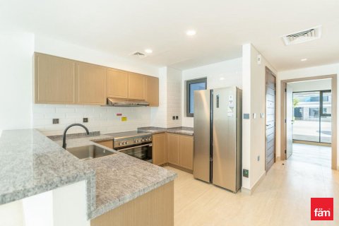 Townhouse in Dubai, UAE 5 bedrooms, 219.5 sq.m. № 699789 - photo 5