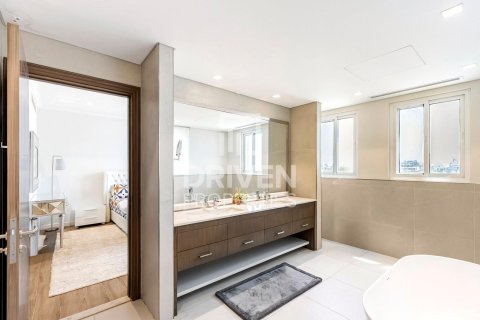 Jumeirah、Dubai、UAE にあるヴィラ販売中 4ベッドルーム、450.21 m2、No761504 - 写真 17