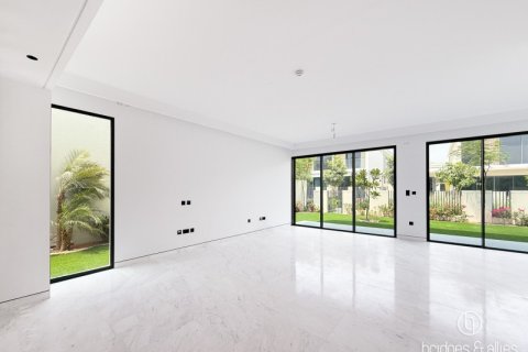 Villa til leie i Tilal Al Ghaf, Dubai, Emiratene 4 soverom, 432 kvm Nr. 695375 - Foto 6