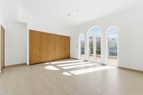 Villa itt: Jumeirah Park, Dubai, EAE, 4 hálószoba, 726.59 m², azonosító: 750035 - fénykép 2
