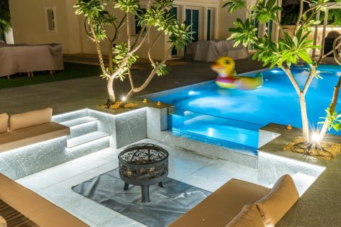 Villa in Jumeirah Village Triangle, Dubai, UAE 3 bedrooms, 674.29 sq.m. № 750038 - photo 3