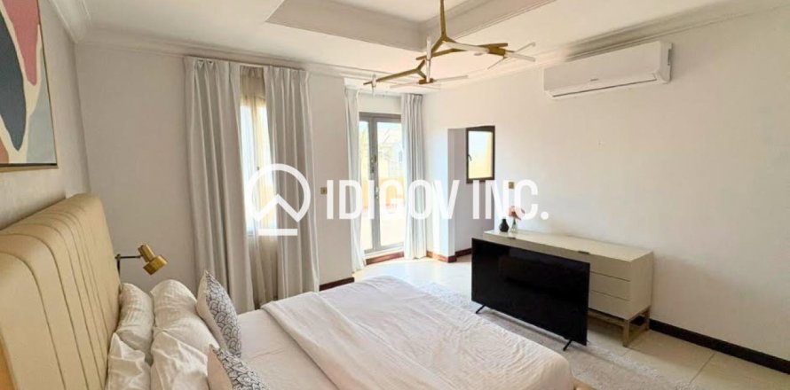 Villa em Palm Jumeirah, Dubai, EAU 5 quartos, 622 m2 № 680690